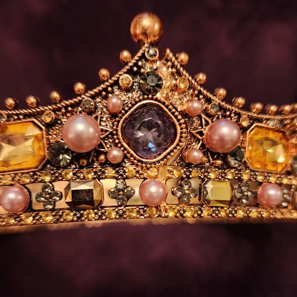 Rose Gold Rhinestone Tiara/ Bridal Crown - Picture 6 of 8